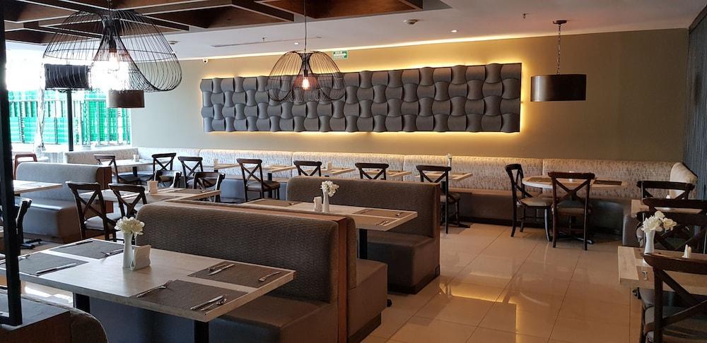Antaris Galerias Hotel Monterrey Bagian luar foto