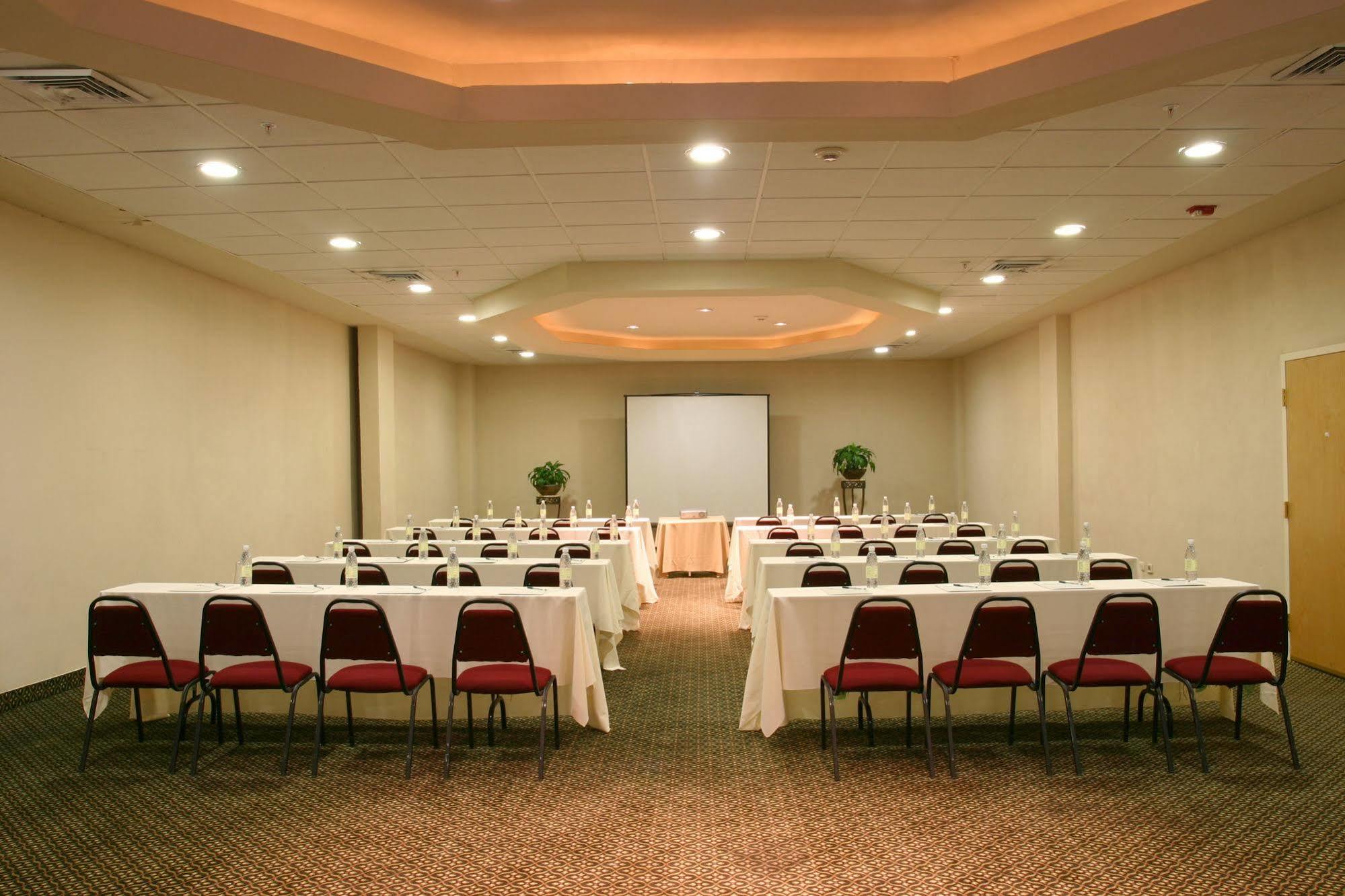 Antaris Galerias Hotel Monterrey Bagian luar foto
